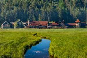 Big Sky, emerald pines and utter tranquility encourage guests to unplug and enjoy the resort’s natural beauty.
